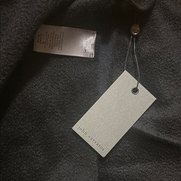 John Varvatos Elegant Black Fringe Scarf or throw blanket REVERSIBLE BLUE/BLACK - Picture 4 of 4